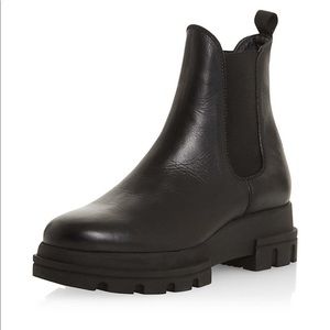 Chunky Outsole Leather Chelsea Boots